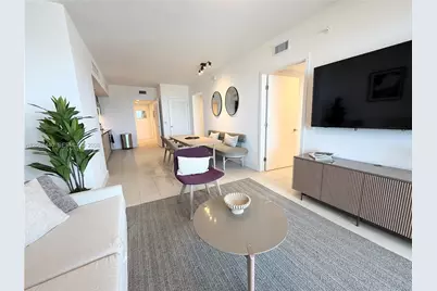 159 NE 6th St #3215, Miami, FL 33132 - Photo 9