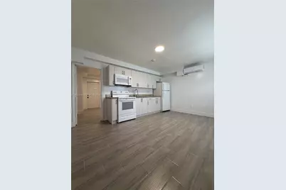 60 NW 71st St #6, Miami, FL 33150 - Photo 3