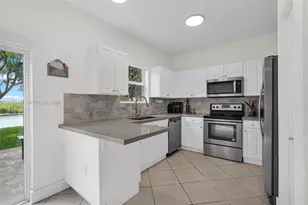 22019 SW 92nd Pl, Cutler Bay, FL 33190 - Photo 17
