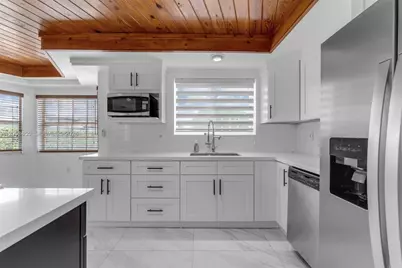 2900 SW 98th Ave, Miami, FL 33165 - Photo 7