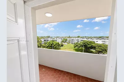 1750 NE 191st St #605-1, Miami, FL 33179 - Photo 17