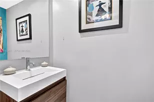 1000 Venetian Way, Miami Beach, FL 33139 - Photo 17
