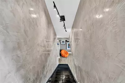 1000 Venetian Way #810, Miami Beach, FL 33139 - Photo 19