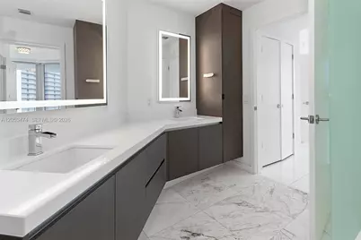 851 NE 1st Ave #4407, Miami, FL 33132 - Photo 35