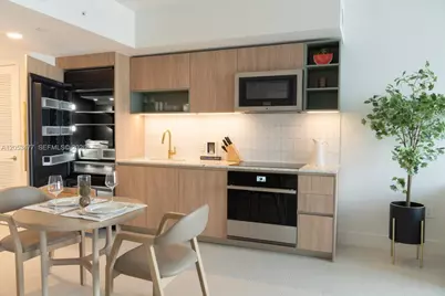 159 NE 6th St #4704, Miami, FL 33132 - Photo 5