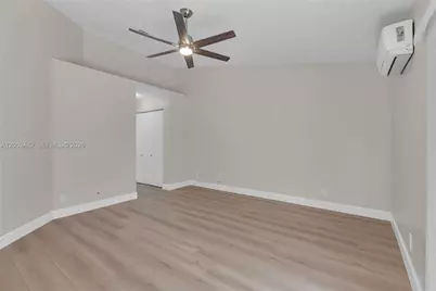 11061 NW 38th Pl, Sunrise, FL 33351 - Photo 25