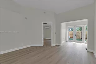 11061 NW 38th Pl, Sunrise, FL 33351 - Photo 13