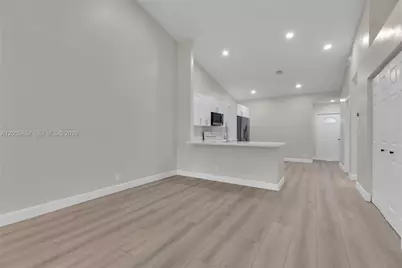 11061 NW 38th Pl, Sunrise, FL 33351 - Photo 11