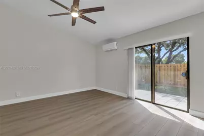 11061 NW 38th Pl, Sunrise, FL 33351 - Photo 21