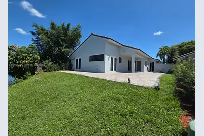 15037 Brighton Ln, Davie, FL 33331 - Photo 7