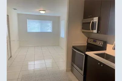 901 NW 22nd Ct, Miami, FL 33125 - Photo 15
