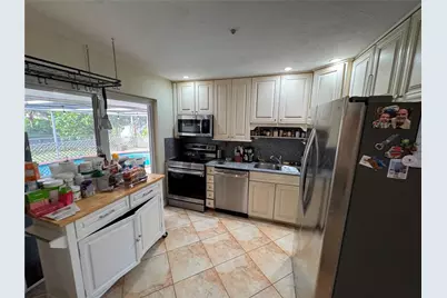 1941 NW 33rd St, Oakland Park, FL 33309 - Photo 9