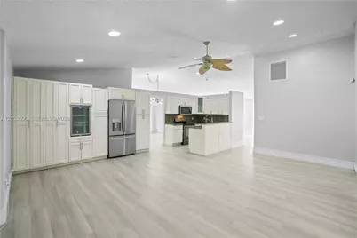 4040 NE 6th Ave #4040, Deerfield Beach, FL 33064 - Photo 13