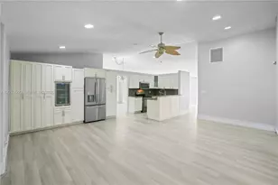 4040 NE 6th Ave, Deerfield Beach, FL 33064 - Photo 13