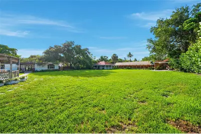 15425 N Miami Ave, Miami, FL 33169 - Photo 47