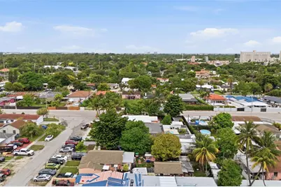 419 SE 3rd St, Hialeah, FL 33010 - Photo 43