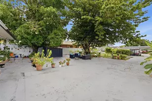 419 SE 3rd St, Hialeah, FL 33010 - Photo 29