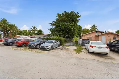 419 SE 3rd St, Hialeah, FL 33010 - Photo 39