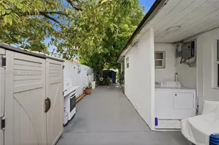 419 SE 3rd St, Hialeah, FL 33010 - Photo 25