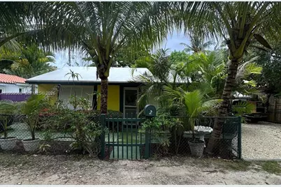 2 Kenmore Ln, Boynton Beach, FL 33435 - Photo 1