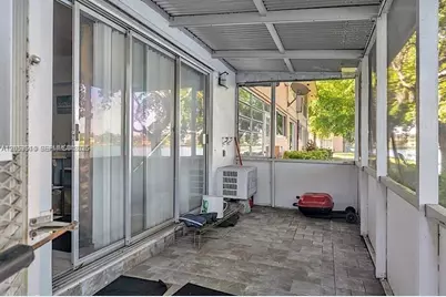 19000 NE 3rd Ct #405, Miami, FL 33179 - Photo 3