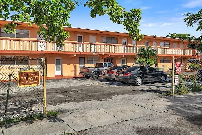 19000 NE 3rd Ct #405 main architectural view