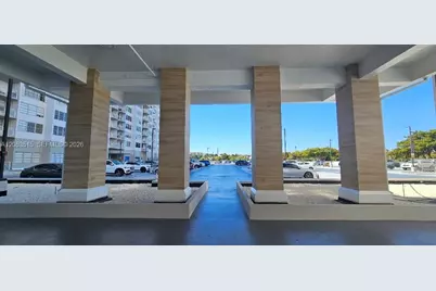 18071 Biscayne Blvd #1402, Aventura, FL 33160 - Photo 21