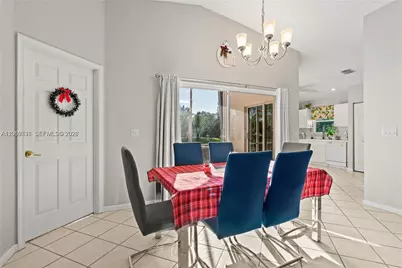 112 Caribe Ct, Greenacres, FL 33413 - Photo 3