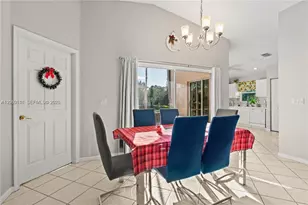 112 Caribe Ct, Greenacres, FL 33413 - Photo 3