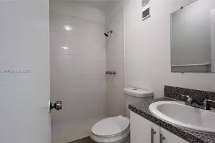 3675 W 11th Ave, Hialeah, FL 33012 - Photo 15