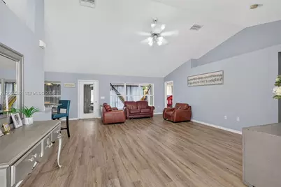 1020 NW 14th St, Cape Coral, FL 33993 - Photo 9