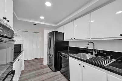 1001 Three Islands Blvd #28, Hallandale Beach, FL 33009 - Photo 9