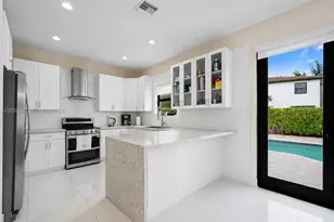 918 NE 191st St, Miami, FL 33179 - Photo 15