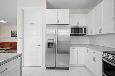 918 NE 191st St, Miami, FL 33179 - Photo 17