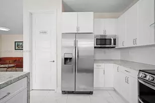 918 NE 191st St, Miami, FL 33179 - Photo 17