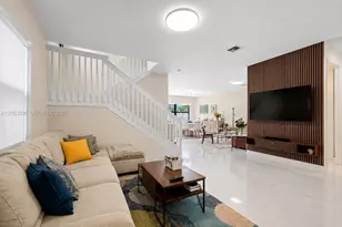 918 NE 191st St, Miami, FL 33179 - Photo 3