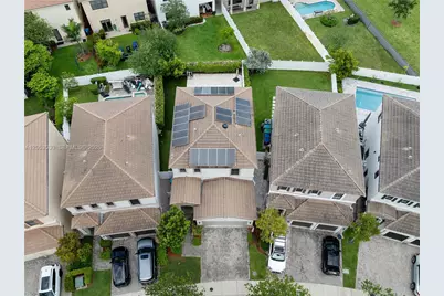 918 NE 191st St, Miami, FL 33179 - Photo 39
