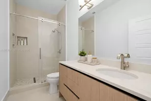 918 NE 191st St, Miami, FL 33179 - Photo 27