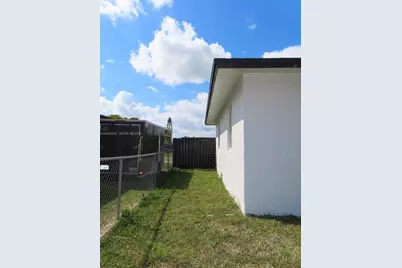 95 SW 17th Ter, Homestead, FL 33030 - Photo 15