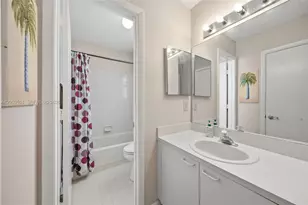 6633 Bayfront Dr, Margate, FL 33063 - Photo 31