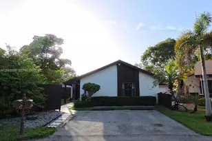 1490 Flamingo Ct, Pembroke Pines, FL 33026 - Photo 3