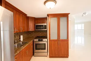 825 Brickell Bay Dr, Miami, FL 33131 - Photo 7