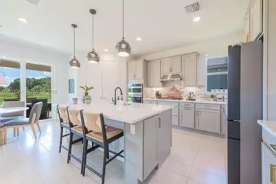 10305 SW Captiva Dr, Port Saint Lucie, FL 34987 - Photo 9