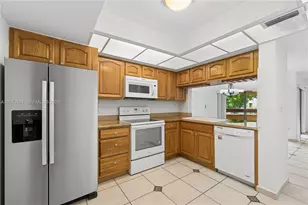 8860 SW 123rd Ct, Miami, FL 33186 - Photo 5
