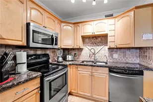 801 SW 133rd Terrace, Pembroke Pines, FL 33027 - Photo 7