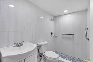 801 SW 133rd Terrace, Pembroke Pines, FL 33027 - Photo 5