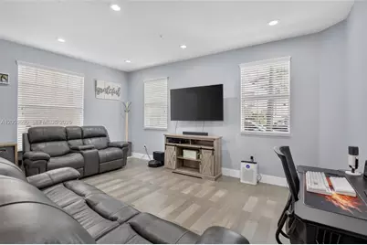 14633 SW 13th St, Pembroke Pines, FL 33027 - Photo 5