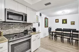 208 Greenbrier C, West Palm Beach, FL 33417 - Photo 19