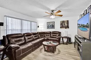 208 Greenbrier C, West Palm Beach, FL 33417 - Photo 5