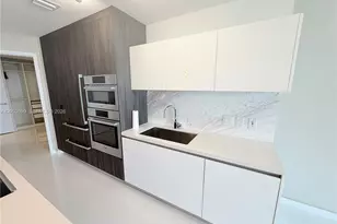 851 NE 1st Ave, Miami, FL 33132 - Photo 11